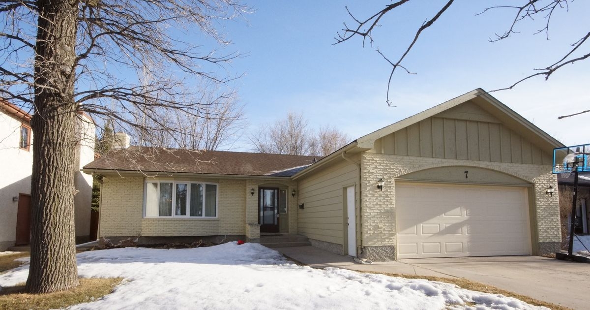 7 Oswald Bay in Winnipeg: House for sale (Charleswood 